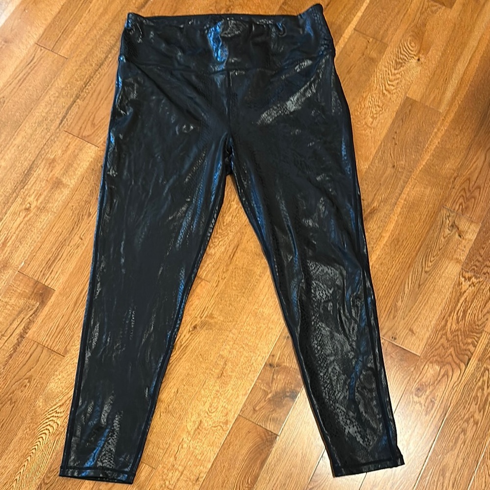 Black Snake Print Faux Leather Leggins